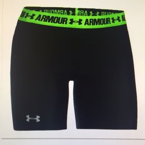 Under Armour Strike Zone Padded short women’s XL